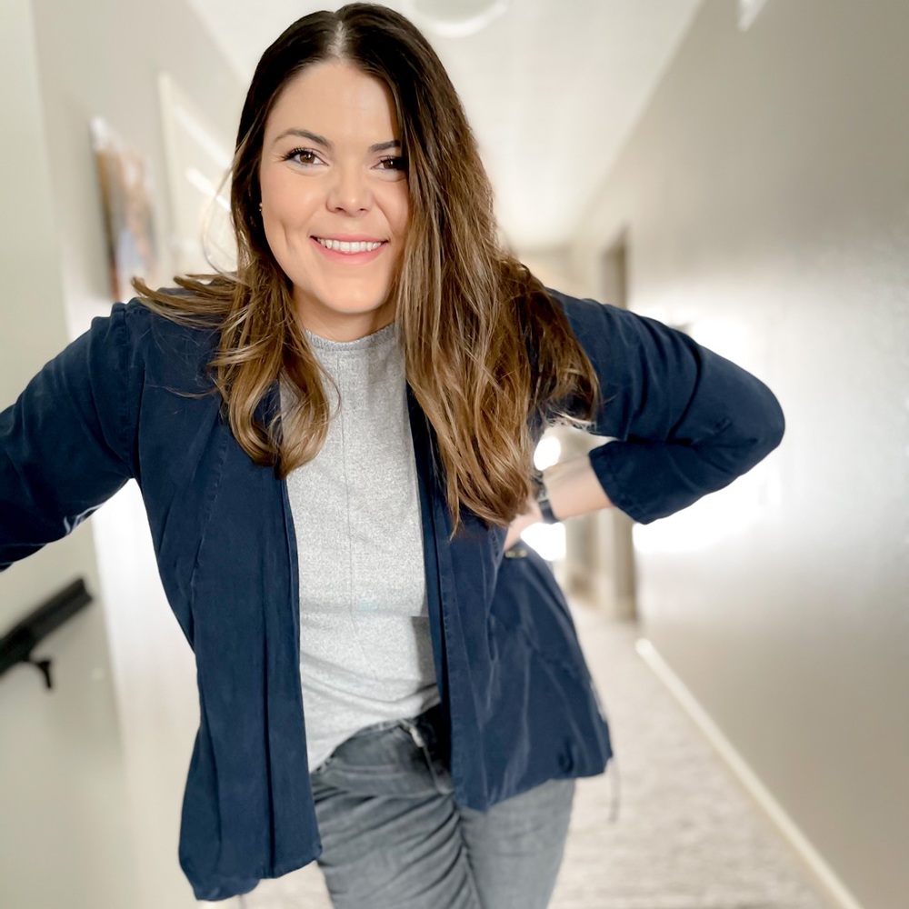 Women’s open front blazer with cinched waist navy